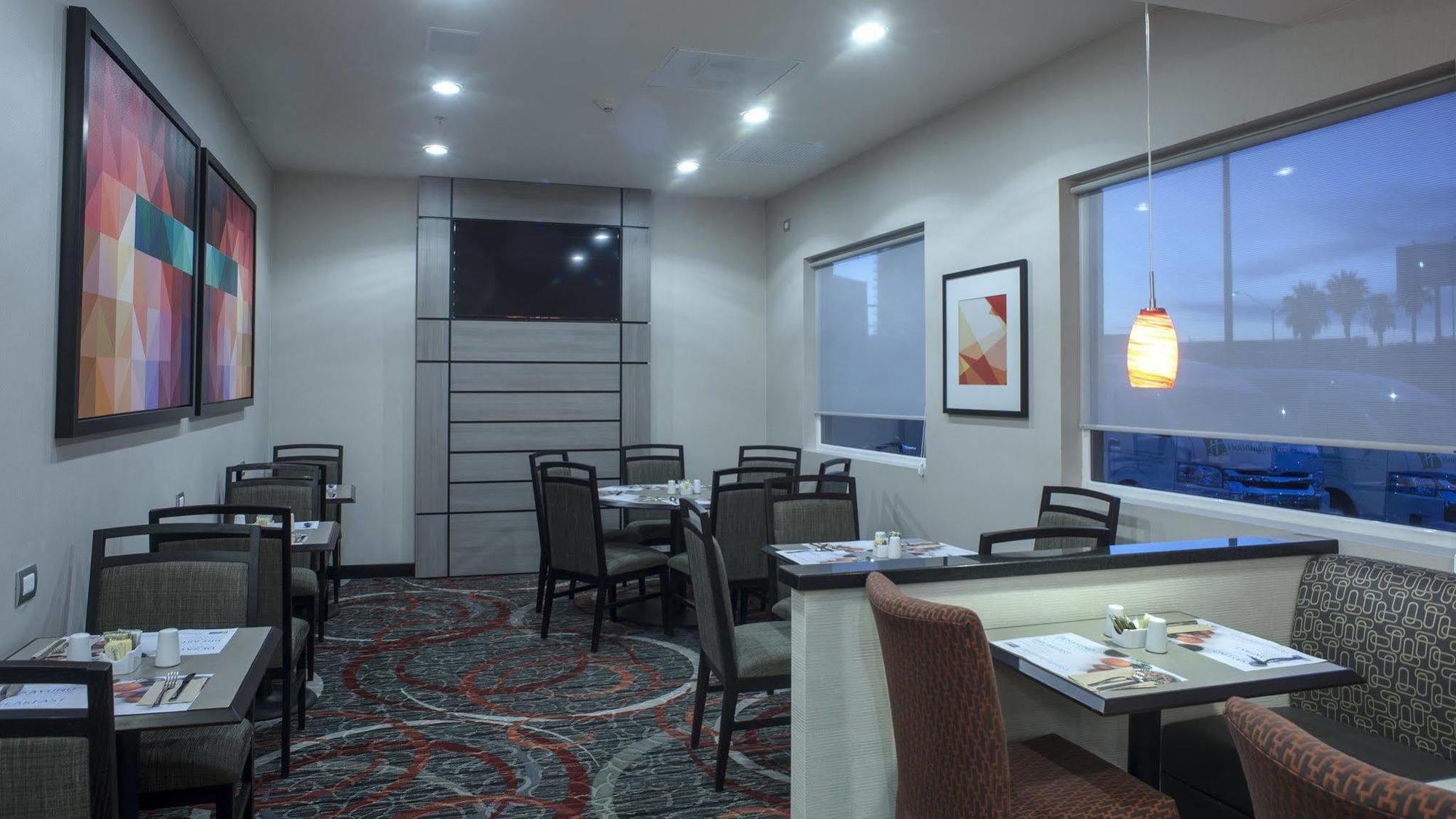 Holiday Inn Express & Suites Chihuahua Juventud By Ihg Kültér fotó
