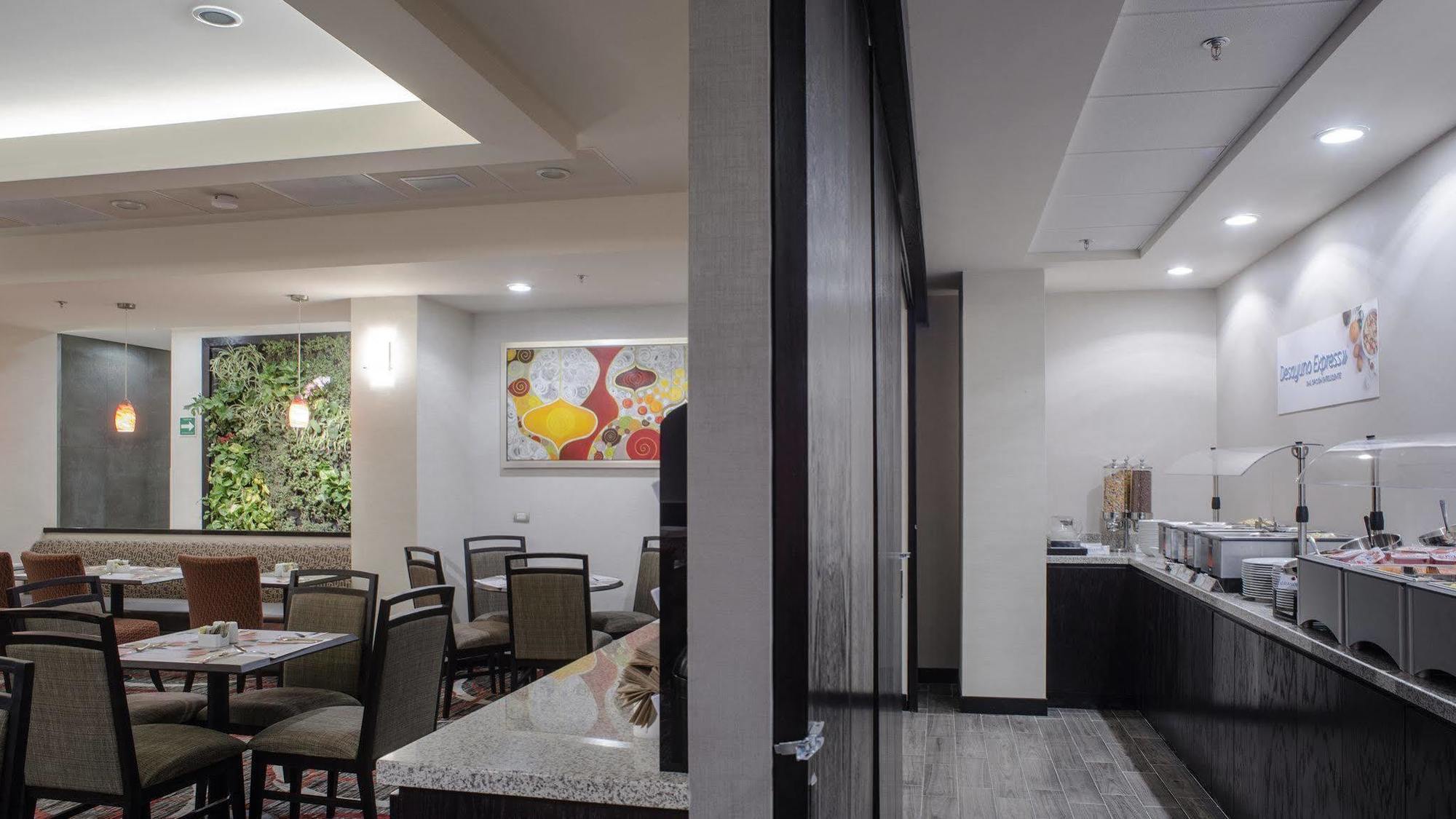Holiday Inn Express & Suites Chihuahua Juventud, An Ihg Hotel Kültér fotó
